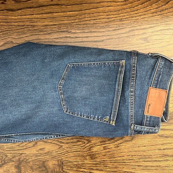 Madewell 9’ Skinny Jeans - Picture 2 of 4